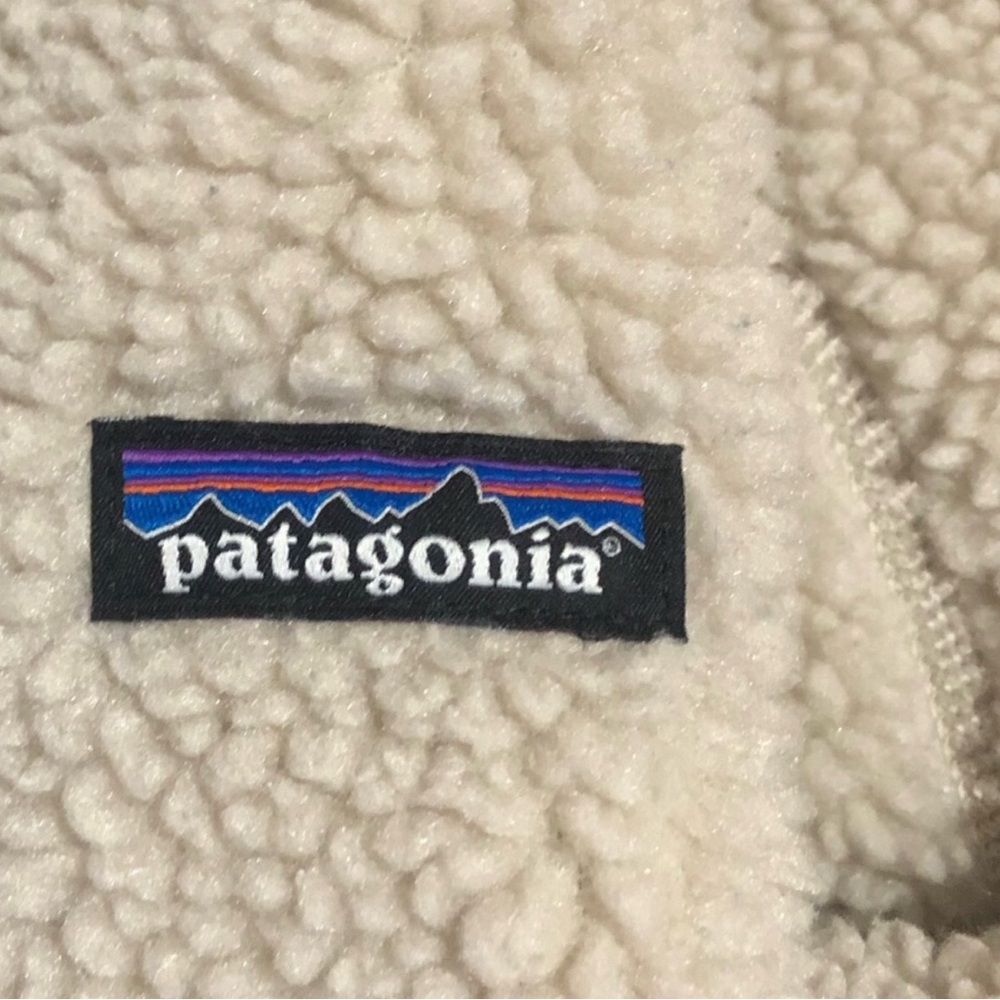 Patagonia Kids Reversible Blue and Cream Jacket - Picture 5 of 6